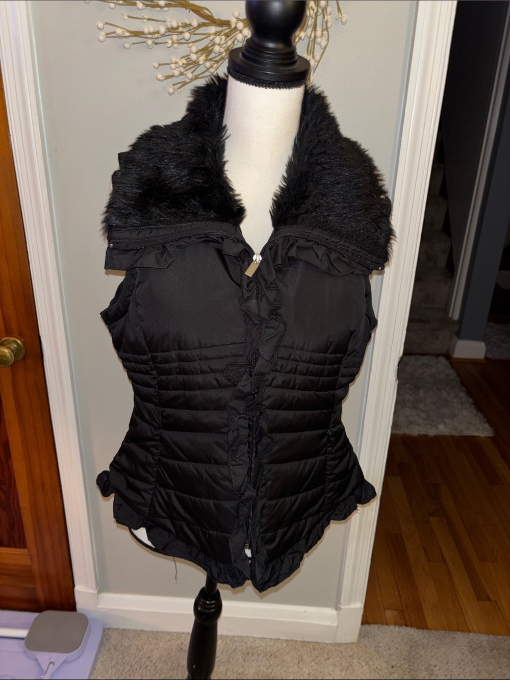 Dress Barn Black Quilted Faux-Fur Collar Vest Size Large